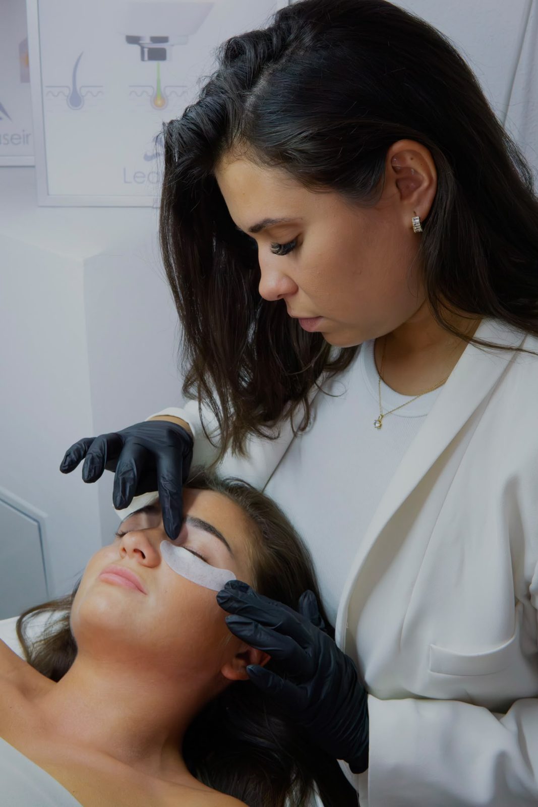 Ana Da Silva bei einem Wimpernlifting